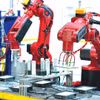 Robot hóa khâu lắp ráp sản phẩm. (Ảnh: Vietnam+)