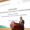 Phó Chủ tịch Ủy ban Chứng khoán Nhà nước Hà Duy Tùng nhấn mạnh quản trị rủi ro đóng vai trò then chốt đối với các công ty chứng khoán. (Ảnh: Vietnam)