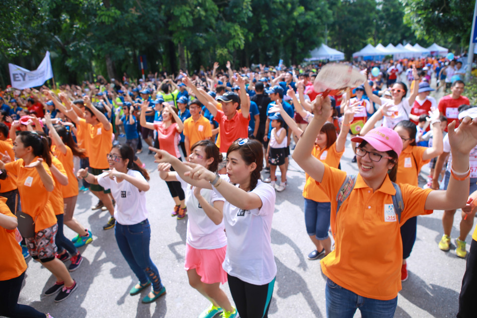 Năm nay cuộc chạy bộ đã thu hút hơn 2.000 người tham gia. (Ảnh: Minh Sơn/Vietnam+)