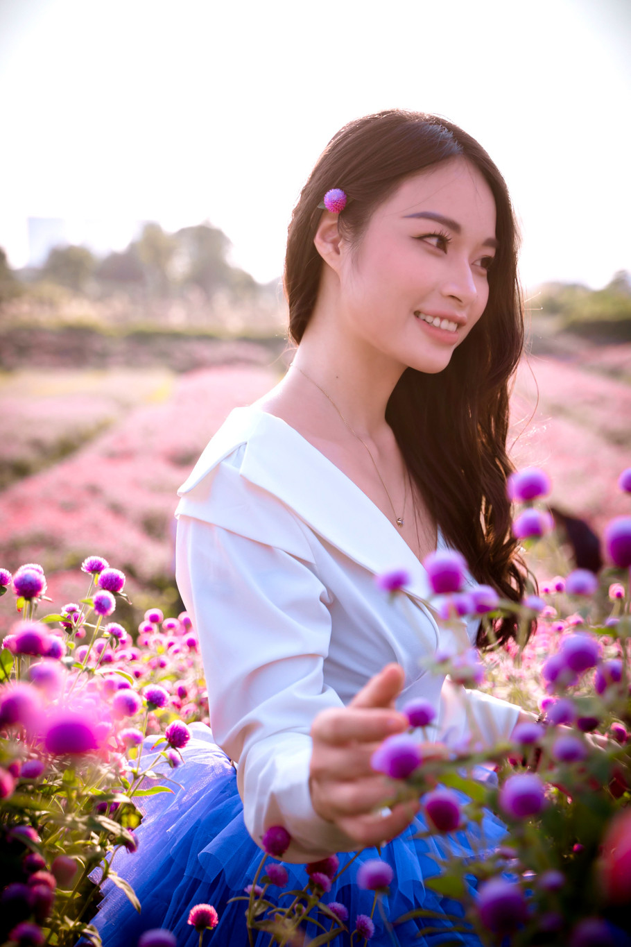 Nhiều bạn trẻ Thủ đô rất thích thú khi lần đầu tiên được đắm mình trong không gian này. (Ảnh: PV/Vietnam+)