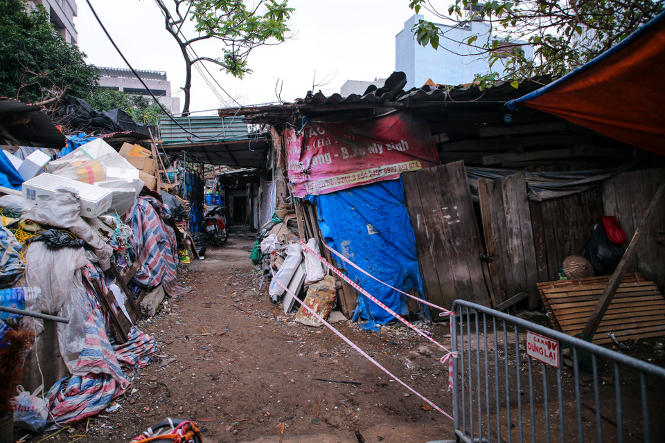 Theo ông Cảm, theo quy định, việc công bố thông tin về các trường hợp dương tính là do Bộ Y tế đưa ra. (Ảnh: Minh Sơn/Vietnam+)