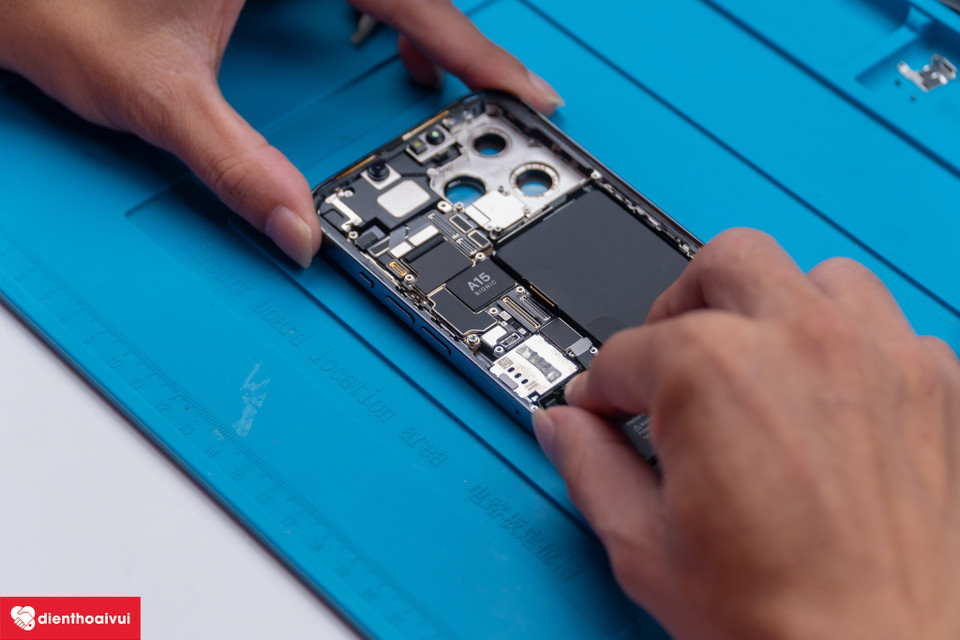 Máy có kích thước và bố cục tương đồng với thế hệ trước. (Ảnh: Điện Thoại Vui)