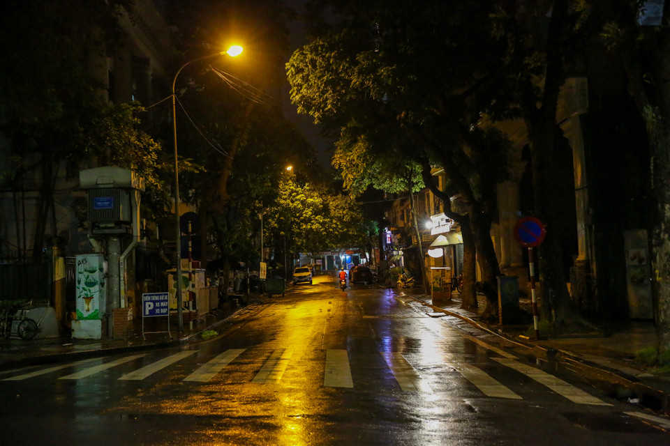 Tại đây thường diễn ra nhiều hoạt động văn hóa, nghệ thuật, thể thao tụ tập đông người. Điều này có thể dẫn đến việc lây lan dịch bệnh nếu không có biện pháp ngăn chặn kịp thời. (Ảnh: PV/Vietnam+)