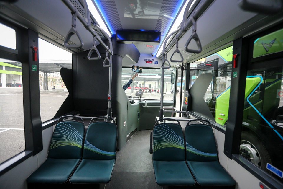 Thương hiệu xe hơi đầu tiên của Việt Nam đã tiên phong trong việc triển khai mô phòng xe buýt xanh, thân thiện với môi trường nhằm giảm khí thải từ những chiếc xe chạy xăng hiện nay. (Ảnh: Minh Sơn/Vietnam+)