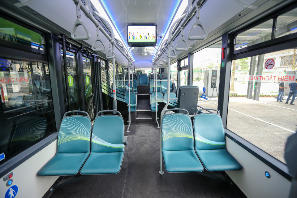 Khu vực bên trong xe buýt được thiết kế khá rộng rãi. (Ảnh: Minh Sơn/Vietnam+)