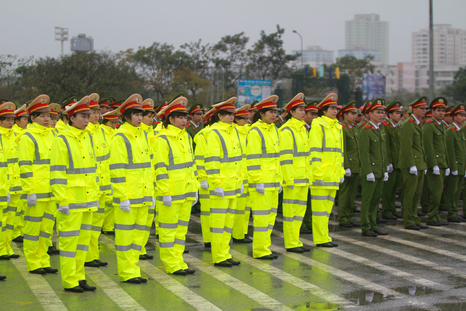 Lực lượng Cảnh sát giao thông Hà Nội có nhiệm vụ dẫn đường cho các đoàn xe cấp cao. (Ảnh: Minh Sơn-Sơn Bách/Vietnam+)
