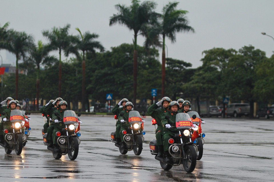 Đoàn xe môtô Kiểm soát quân sự của Bộ Tư lệnh Thủ đô. Đây là dòng xe Honda CV-223S, có khả năng vận hành bền bỉ, linh hoạt, được trang bị riêng cho các Kiểm soát quân sự, hoạt động độc lập, thực hiện nhiệm vụ thanh tra quân sự trên địa bàn thành phố. (Ảnh: PV/Vietnam+)