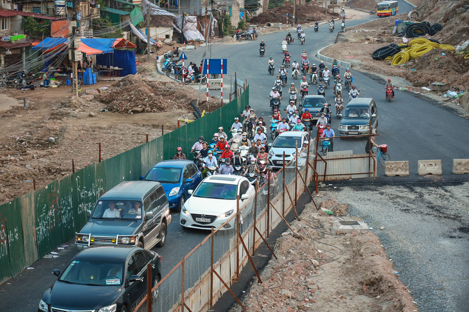Một đoạn thắt cổ chai của tuyến đường. (Ảnh: Minh Sơn/Vietnam+)