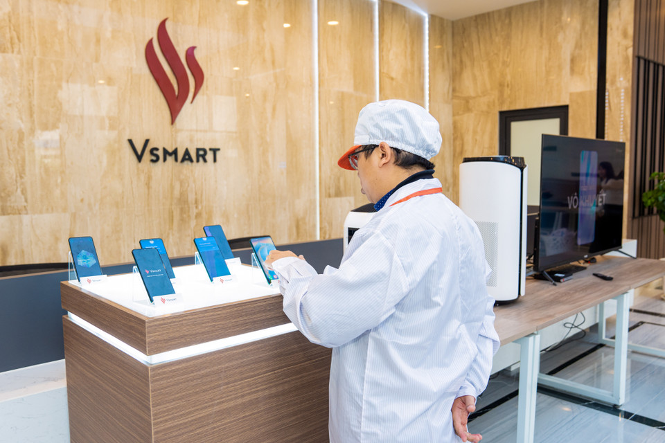 Tại một cuộc hội thảo diễn ra cách đây không lâu, ông Thiều Phương Nam, Tổng Giám đốc Qualcomm tại Việt Nam, Lào, Campuchia đánh giá: việc sản xuất điện thoại 5G khẳng định sự tự chủ trong nghiên cứu và phát triển thiết bị đầu cuối 5G của Vingroup, sẵn sàng cho công cuộc chuyển đổi hạ tầng viễn thông trong nước. (Ảnh: PV/Vietnam+)