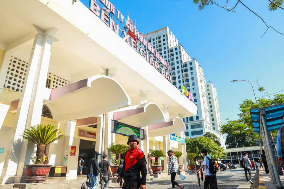 Nhiều người dân tranh thủ được nghỉ lễ dài 4 ngày nên đã tận dụng về quê để tránh cảnh ùn tắc giao thông. (Ảnh: PV/Vietnam+)