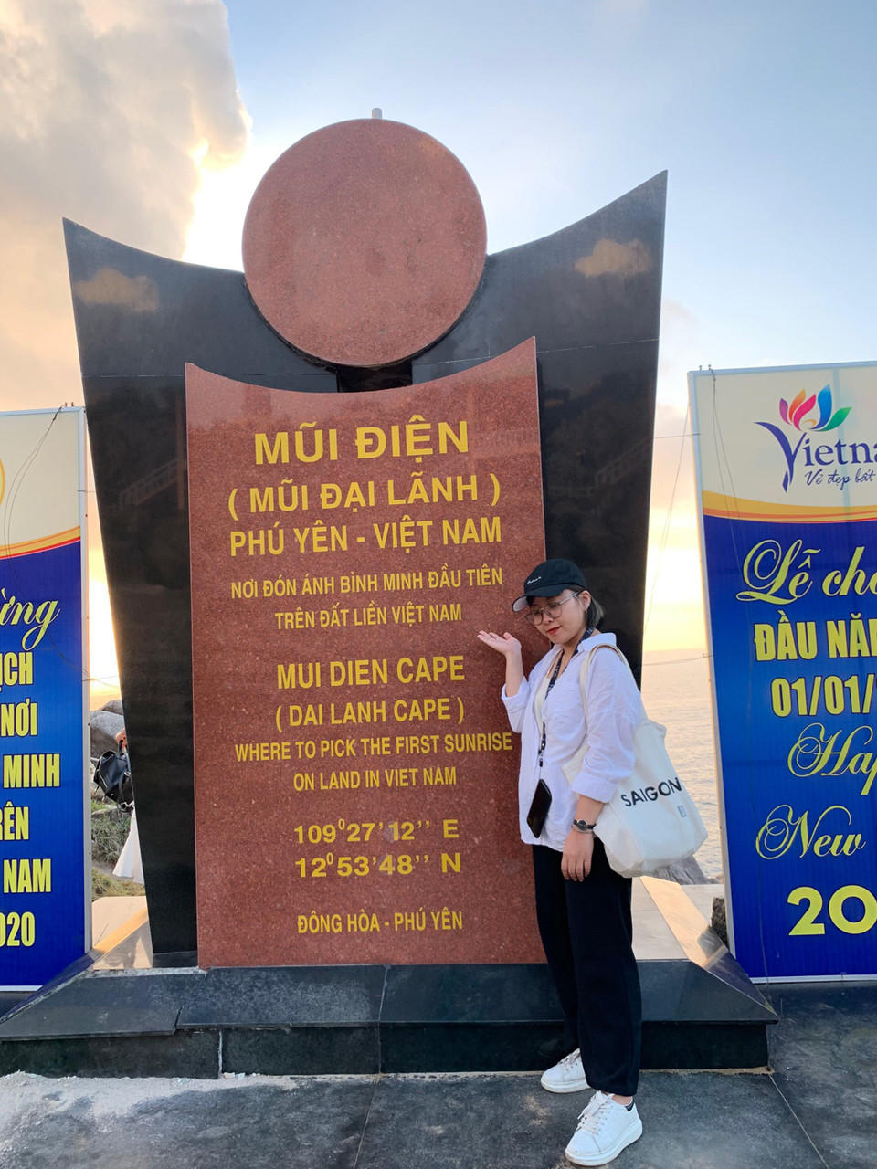 Mũi Đại Lãnh, hay còn gọi là Mũi Điện, làm say lòng du khách với bãi môn tuyệt đẹp, những triền cát trải dài nhấp nhô. (Ảnh: Minh Sơn/Vietnam+)