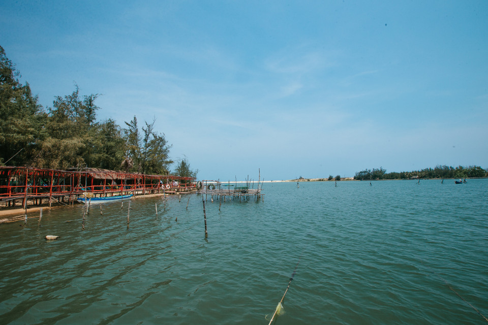 Đầm Ô Loan cách thành phố Tuy Hòa 22km, là một điểm đến có tiếng từ lâu ở Phú Yên. (Ảnh: Minh Sơn/Vietnam+)