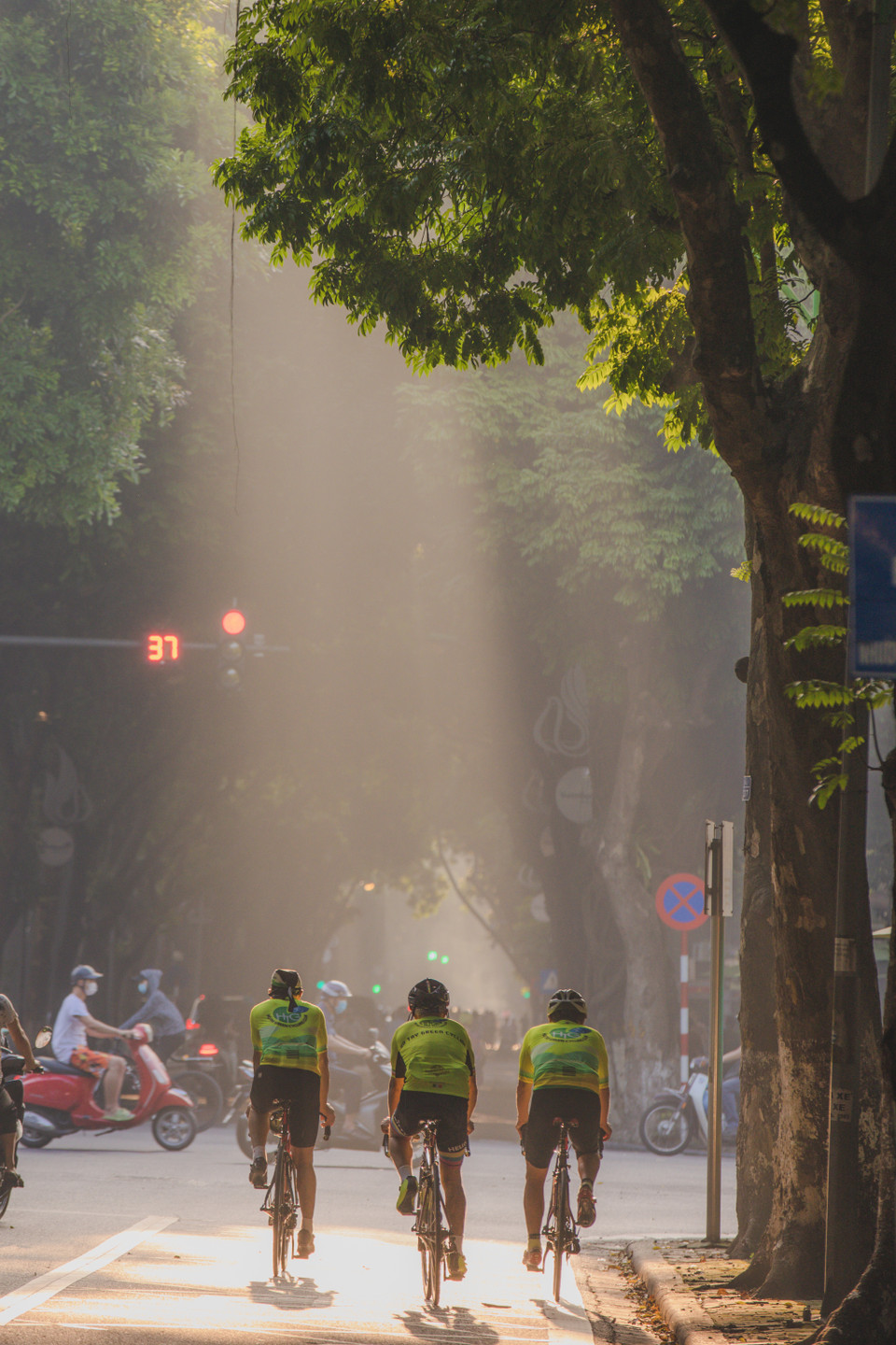Không phải lúc nào, người ta cũng có thể 'săn' được khung cảnh tuyệt đẹp như vậy. (Ảnh: Minh Sơn/Vietnam+)