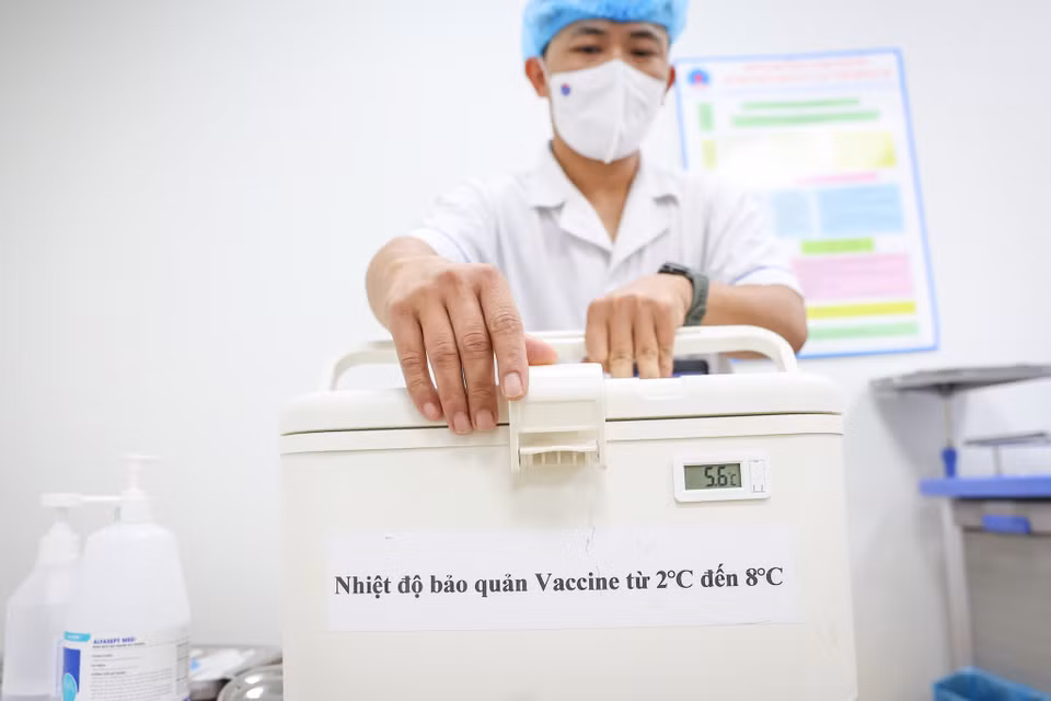 Vaccine này đã được sử dụng tại hơn 70 quốc gia và vùng lãnh thổ thuộc 6 châu lục, với khoảng 17 triệu người tại châu Âu đã được tiêm chủng. (Ảnh: Minh Sơn/Vietnam+)