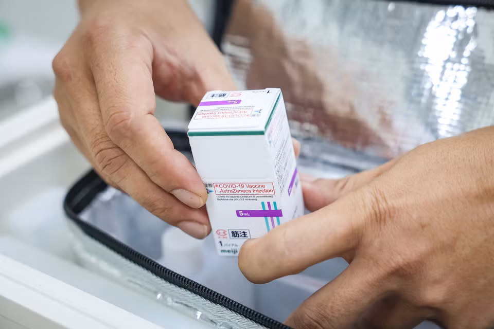Vaccine AstraZeneca được bảo quản theo đúng quy định. (Ảnh: Minh Sơn/Vietnam+)