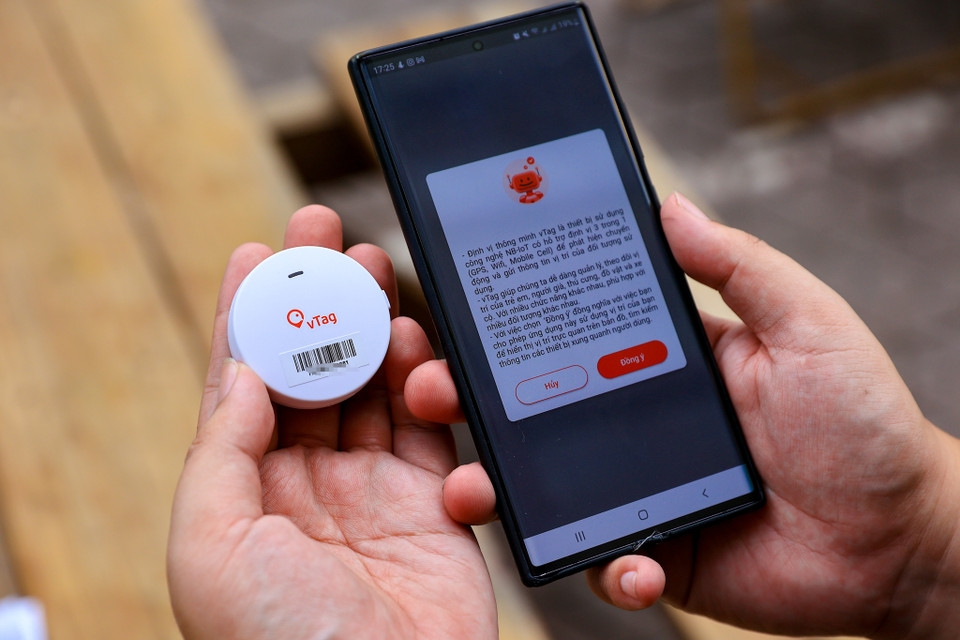 Điểm đáng tiếc là vTag không được tích hợp loa phát tiếng cảnh báo để có thể tìm kiếm đồ dùng cá nhân. (Ảnh: Minh Sơn/Vietnam+)