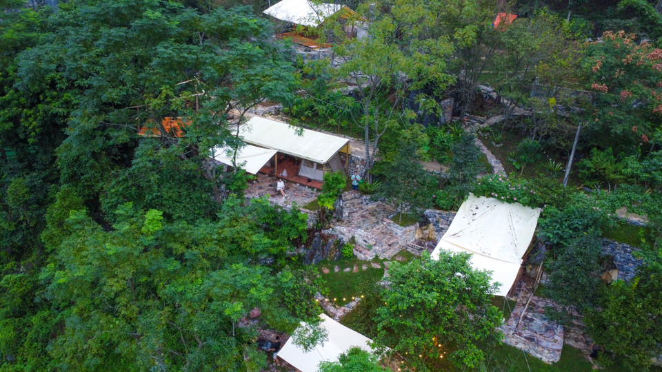 Hồ Thang Hen là điểm du lịch nằm khu vực Công viên địa chất Toàn cầu UNESCO Non nước Cao Bằng. (Ảnh: Chí Hiếu/Vietnam+)