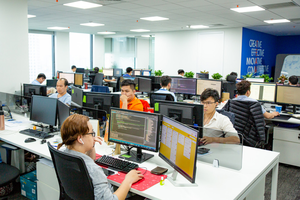 Tổ hợp cung cấp nơi làm việc và sinh hoạt cho 9.000 nhân sự. Không còn cảnh phân tán rải rác trong các văn phòng chật chội, các nhân viên FPT sẽ được làm việc tập trong những văn phòng khang trang với tính cá nhân hóa tối đa, phù hợp đặc điểm của từng đơn vị, phòng ban, bộ phận. (Ảnh: Minh Sơn/Vietnam+)