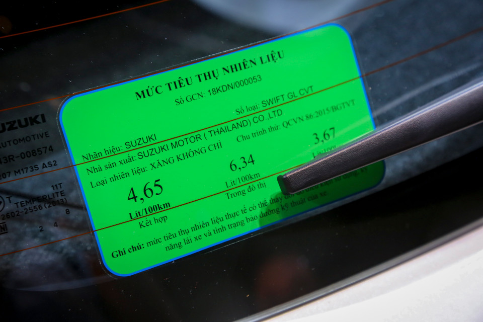Theo thông số nhà sản xuất công bố, mức tiêu thụ nhiên liệu của xe chỉ khoảng 4,65 lít/100km khi đi kết hợp và khoảng 6,34 lít/100km khi đi trong đô thị. (Ảnh: Minh Sơn/Vietnam+)