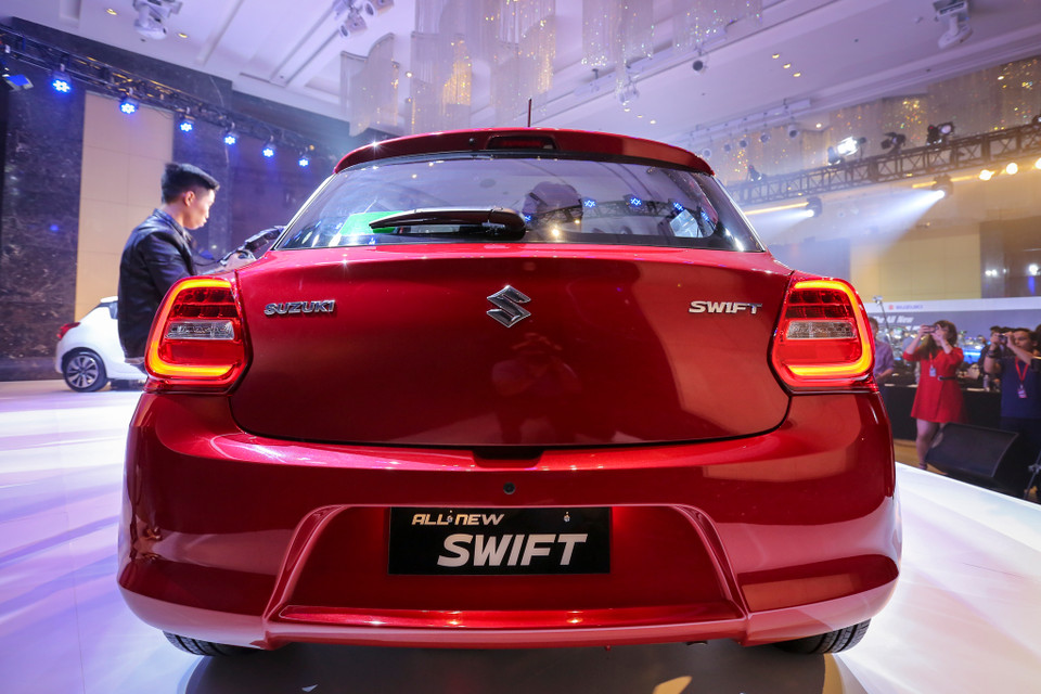 Đèn hậu phía sau nhỏ gọn với viền LED chữ C. (Ảnh: Minh Sơn/Vietnam+)