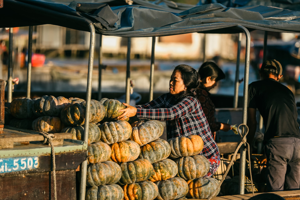Các mặt hàng chủ yếu tại chợ là nông sản, đồ thủ công và nhu yếu phẩm. (Ảnh: Minh Sơn/Vietnam+)