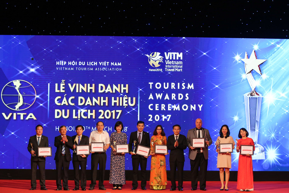 Buổi lễ cũng vinh danh các khách sạn phục vụ khách nước ngoài nhiều nhất trong năm 2017. (Ảnh: Minh Sơn/Vietnam+)