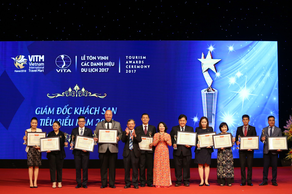 Các giám đốc khách sạn tiêu biểu của năm 2017. (Ảnh: Minh Sơn/Vietnam+)