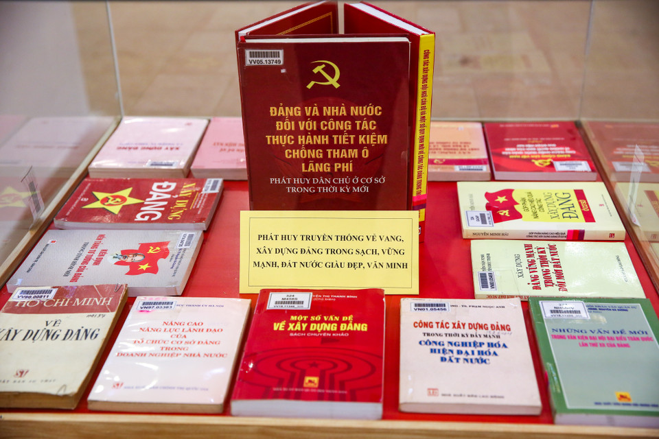 Đây cũng là dịp tuyên truyền cho các tầng lớp nhân dân, nhất là thế hệ trẻ Việt Nam về truyền thống yêu nước, niềm tin và lòng tự hào với Đảng, Bác Hồ. (Ảnh: Minh Sơn/Vietnam+)