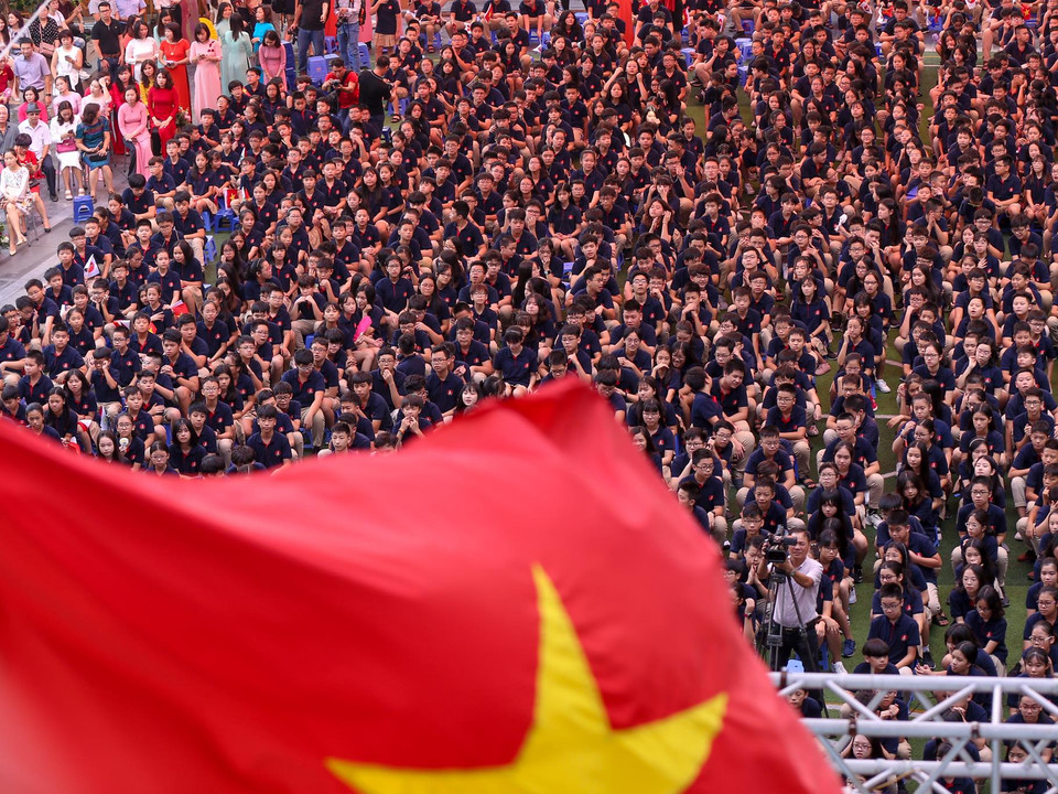 Buổi Lễ Khai giảng chỉ diễn ra vỏn vẹn 30 nhưng đầy ý nghĩa, xúc động truyền tải những thông điệp yêu thương đến các học sinh toàn trường. (Ảnh: Minh Sơn/Vietnam+)