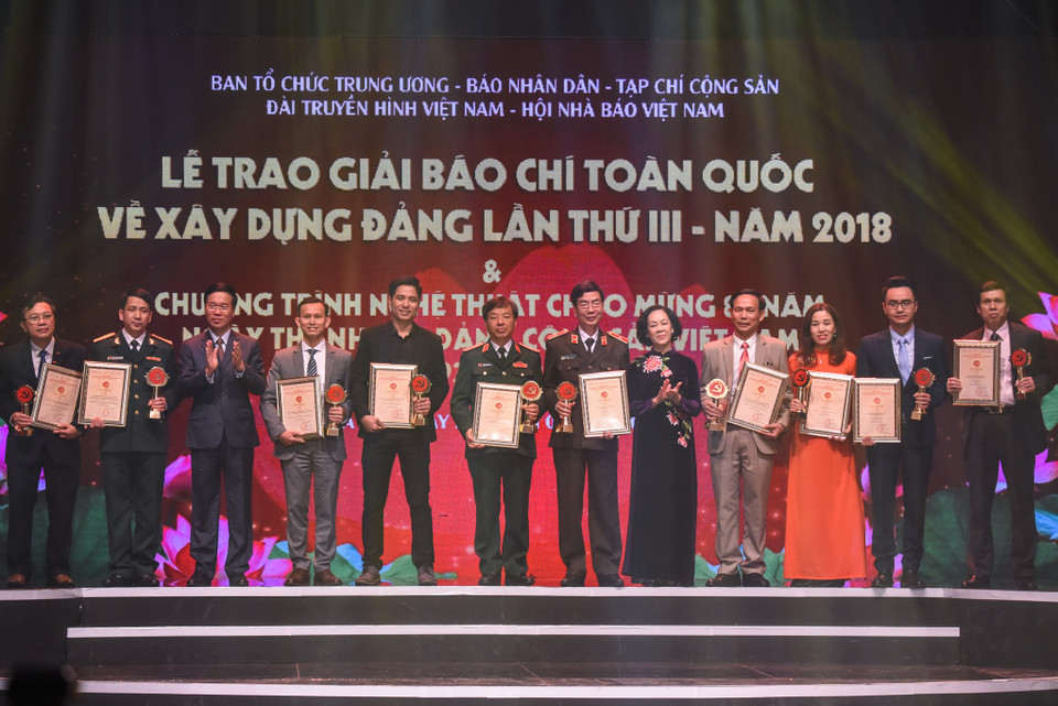 Giải Búa liềm vàng năm 2018 ghi nhận 9 tác giả, nhóm tác giả đạt giải B. (Ảnh: Minh Sơn/Vietnam+)
