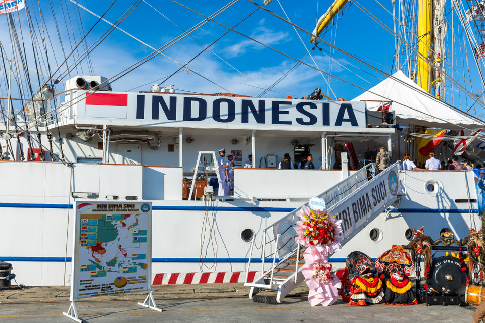 Chuyến thăm của tàu hải quân Indonesia diễn ra vào thời điểm hai nước chuẩn bị kỷ niệm 70 năm Ngày thiết lập quan hệ ngoại giao (30/12/1955 – 30/12/2025). Chuyến thăm góp phần thắt chặt hơn nữa quan hệ Đối tác chiến lược Việt Nam - Indonesia nói chung, quan hệ hợp tác giữa lực lượng Hải quân hai nước nói riêng. (Ảnh: Minh Sơn/Vietnam+)