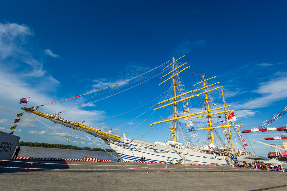 Ngày 26/8, tàu hải quân Indonesia mang tên KRI Bima Suci đã cập cảng Tân Vũ (thành phố Hải Phòng) bắt đầu chuyến thăm xã giao Việt Nam từ ngày 26-29/8. (Ảnh: Minh Sơn/Vietnam+)