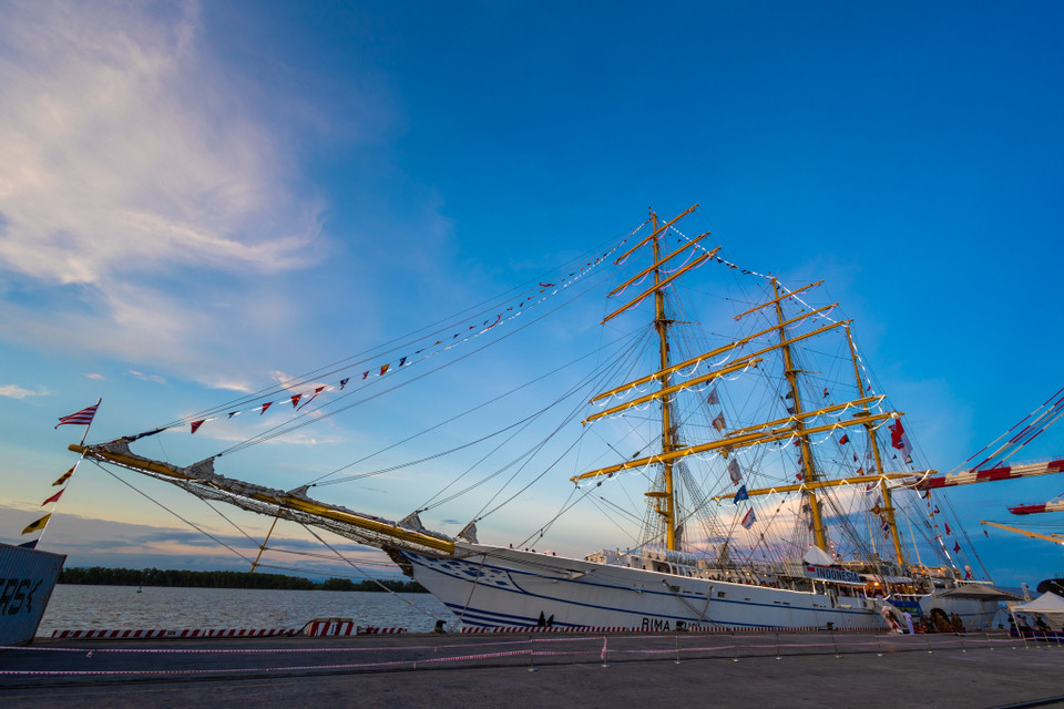 Chuyến thăm của KRI Bima Suci đến Hải Phòng là một sự kiện quan trọng, đánh dấu bước tiến mới trong quan hệ đối tác chiến lược toàn diện giữa Việt Nam và Indonesia. (Ảnh: Minh Sơn/Vietnam+)