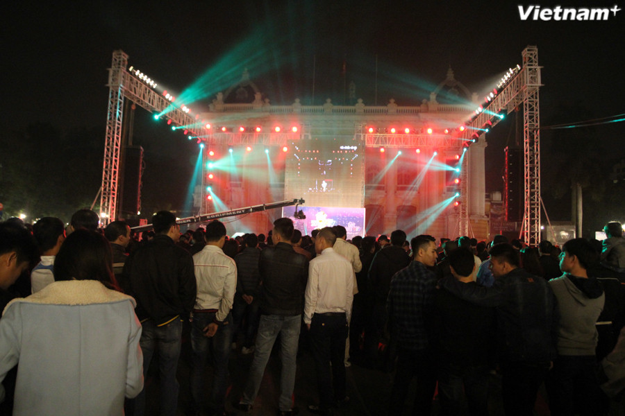 Chương trình ca nhạc tại Nhà hát lớn thành phố. (Ảnh: Thành Nguyễn/Vietnam+)