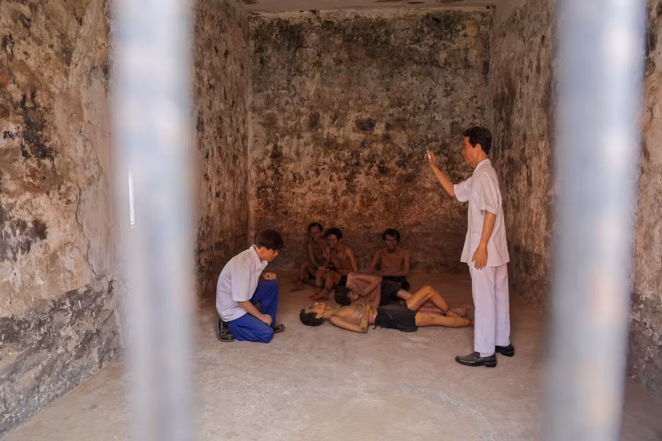 Những tù nhân đã bị bọn cai ngục sử dụng đủ mánh khóe, miếng đòn để tra tấn, bạo hành nhưng không hề nao núng tinh thần, nhụt chí. (Ảnh: Hoài Nam/Vietnam+)