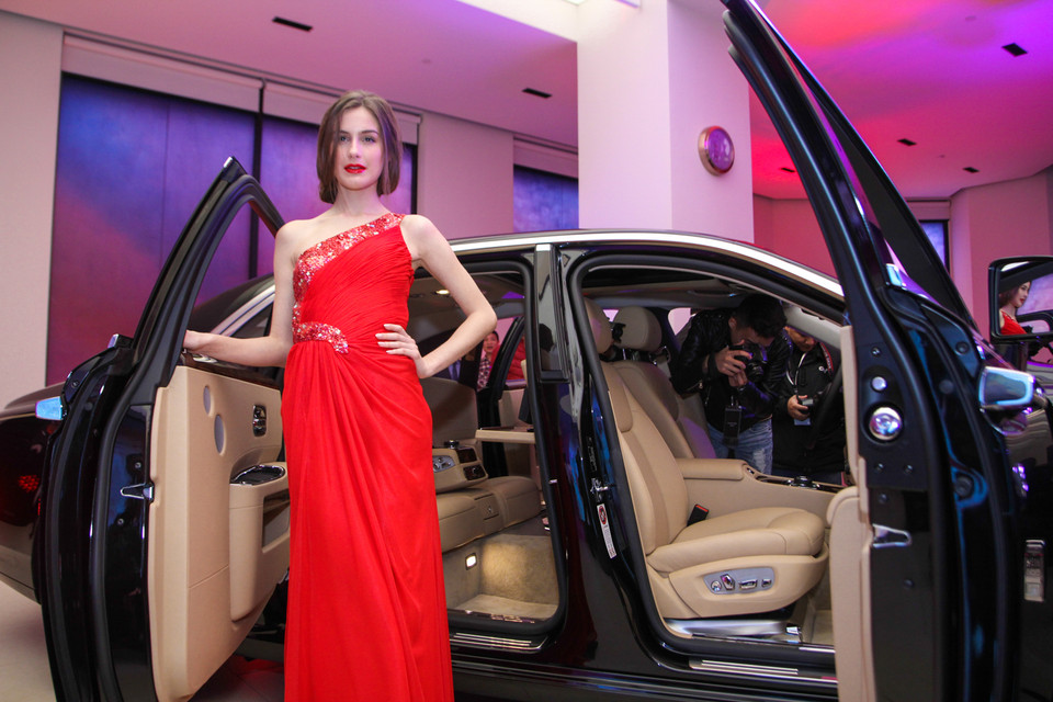 Hệ thống cửa xe rất khác so với các hãng xe khiến Ghost Series II mang vẻ độc đáo. (Ảnh: Minh Sơn/Vietnam+)