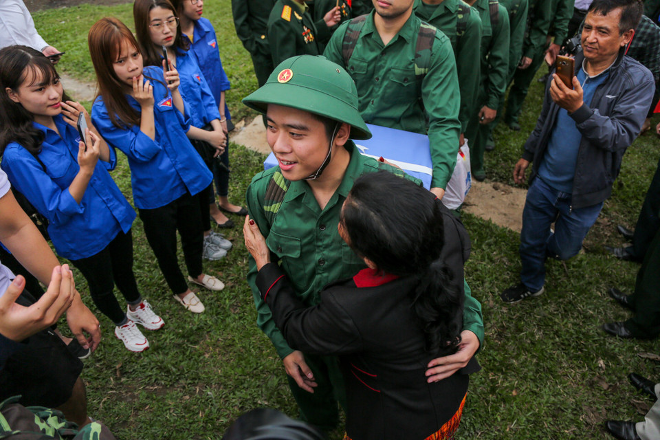 Trong năm 2019, số lượng tân binh nhập ngũ tại Hà Nội có tỷ lệ thanh niên tốt nghiệp đại học, cao đẳng, trung học chuyên nghiệp đạt 40,7%.(Ảnh: Minh Sơn/Vietnam+)