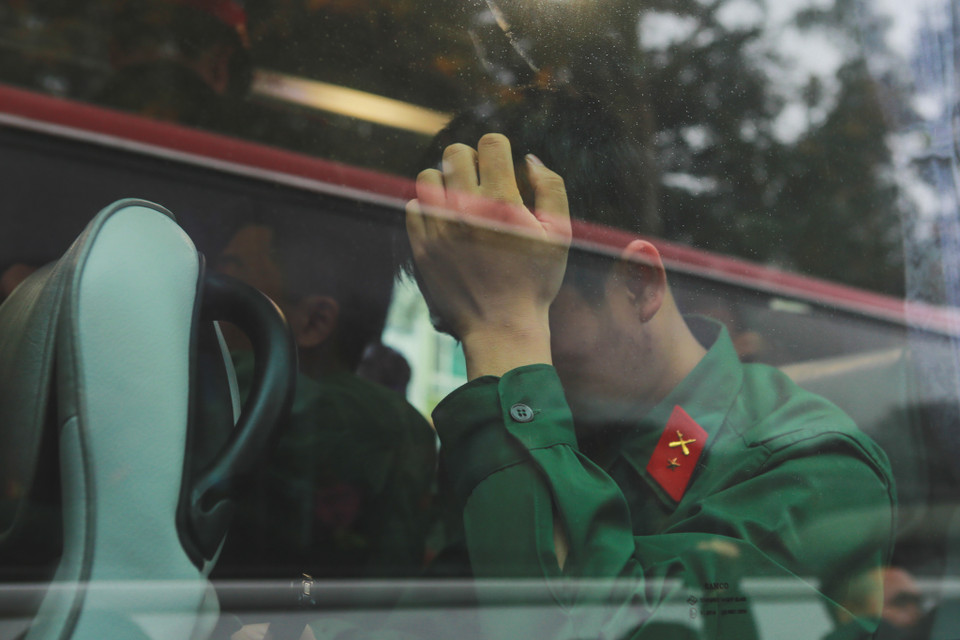 Và có những người giấu đi nước mắt. (Ảnh: Minh Sơn/Vietnam+)