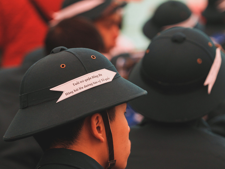 Lê Công Thắng (sinh năm 1992) chuẩn bị được nhận vào trung doàn 692, Bộ Tư lệnh Thủ đô chia sẻ: ‘Việc thực hiện nghĩa vụ quân sự là một trách nhiệm của mỗi công dân và em rất tự hào khi mình được khoác trên vai màu áo xanh bộ đội’. (Ảnh: Minh Sơn/Vietnam+)