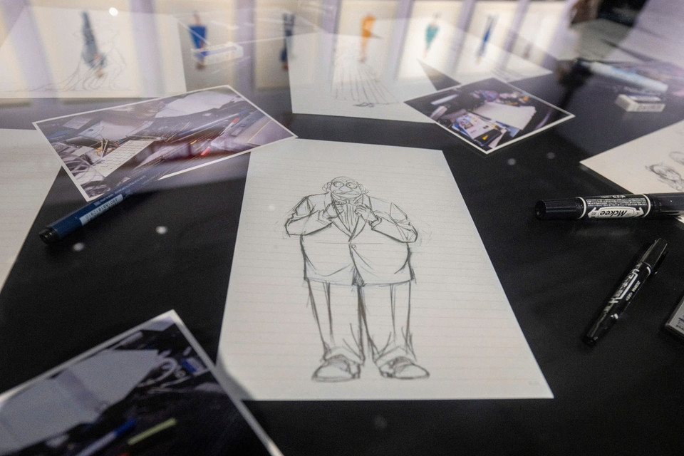 Triển lãm cũng trưng bày những nét phác thảo nhân vật của họa sĩ Gosho Aoyama. Theo đại diện Nhà xuất bản Kim Đồng, các bản vẽ này đều được tạo ra trong thời kỳ đầu của bộ truyện. (Ảnh: Minh Sơn/Vietnam+)