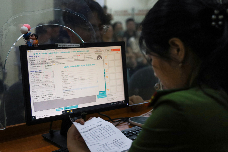 Thàng cũng là một trong những công dân đầu tiên tích hợp thông tin sinh trắc học về ADN vào cơ sở dữ liệu căn cước.(Ảnh: Tuấn Hùng/Vietnam+)