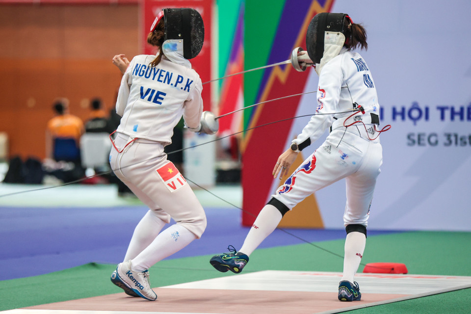 Tại vòng đấu loại trực tiếp, vận động viên Nguyễn Phương Kim tại vòng loại trực tiếp đã để thua kiếm thủ người Philippines là Thanee Korawan với tỷ số 15-8. (Ảnh: Minh Sơn/Vietnam+)
