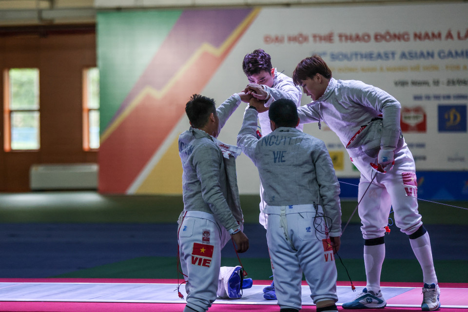 Các tuyển thủ đấu kiếm nam Việt Nam đã hoàn thành xuất sắc chỉ tiêu đề ra trước SEA Games 31. (Ảnh: Minh Sơn/Vietnam+)