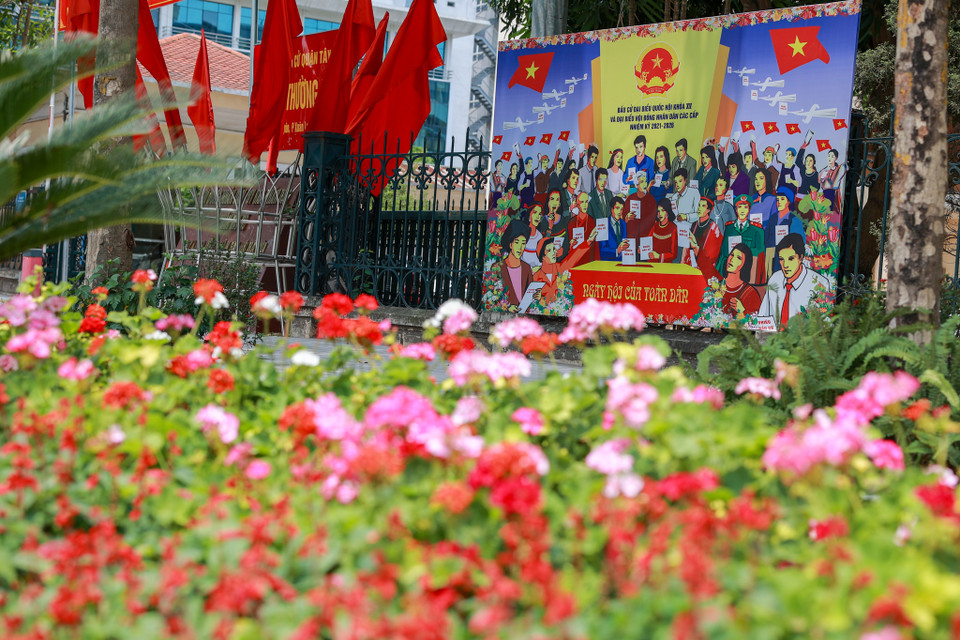 Không gian tuyên truyền cho bầu cử tại quận Tây Hồ, Hà Nội. (Ảnh: Minh Sơn/Vietnam+) 