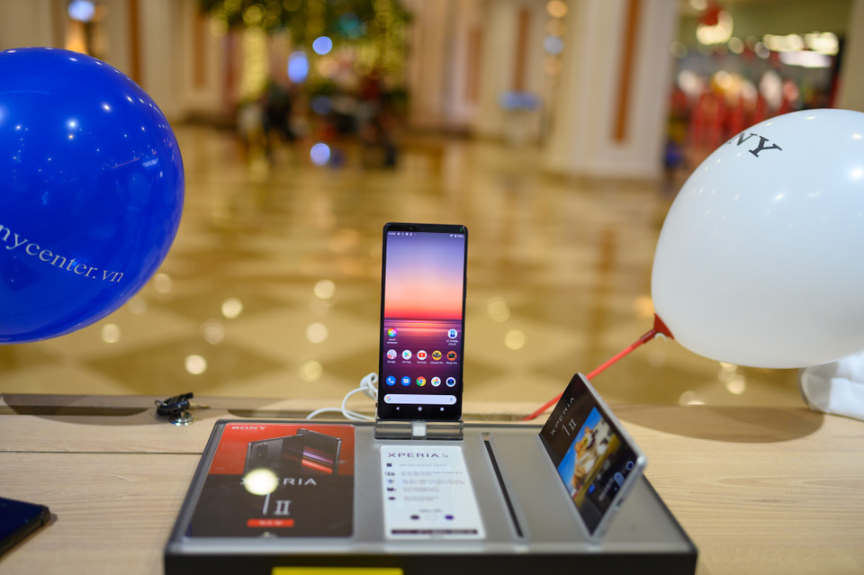 Đại diện Sony cho biết, trong thời gian khai trương từ 27 - 29/11, khách hàng sẽ được hưởng nhiều ưu đãi đặc biệt khi mua sản phẩm tại đây. (Ảnh: Minh Sơn/Vietnam+)