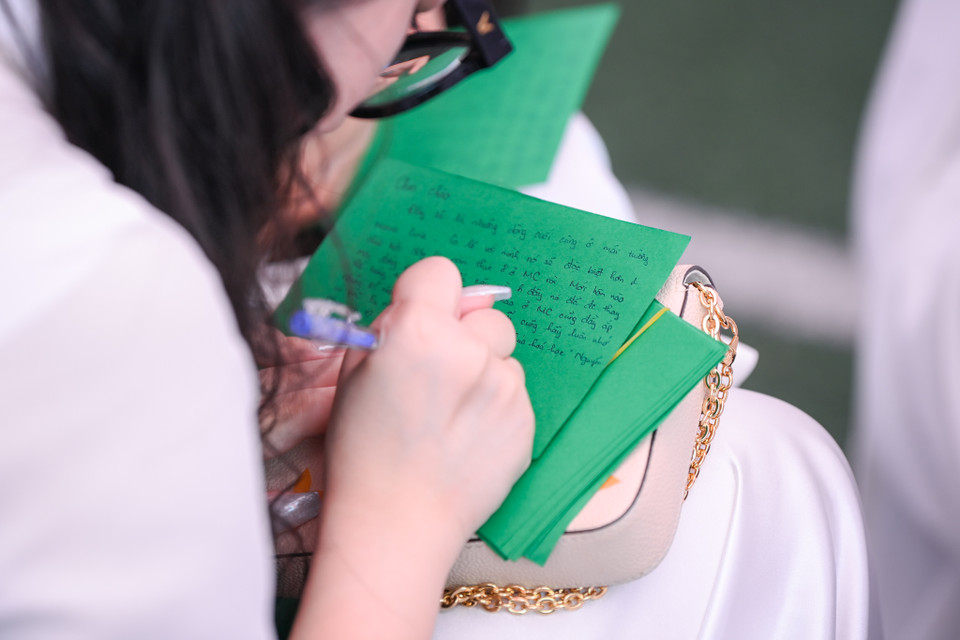 Lễ bế giảng - ngày cuối cùng của đời học sinh luôn là một kỷ niệm đáng nhớ. 3 năm học dưới mái trường cùng bao kỷ niệm sẽ dần trở thành ký ức. (Ảnh: Minh Sơn/Vietnam+)