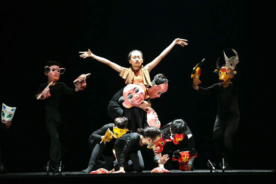 Sau hành trình vòng quanh thế giới tại Sắc Màu Tuổi Thơ Vol.2- Around The world, Việt Nam xinh đẹp với những câu chuyện cổ tích huyền ảo, mang đậm nét đẹp nhân văn của người Việt chính là bối cảnh, câu chuyện chủ đề của Sắc Màu Tuổi Thơ Vol.3 - “Ngày xửa ngày xưa tại đất nước Việt Nam xinh đẹp…”.(Ảnh: Vietnam+)