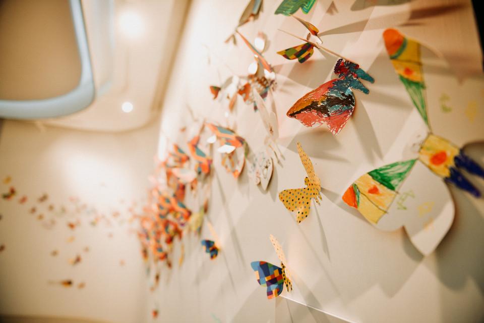 Đây là một dự án quốc tế do Hàn Quốc tổ chức, không chỉ là cơ hội cho toàn thế giới thấy được tính chân thực của mỹ thuật Hàn Quốc, mà còn là thông điệp hi vọng ấm áp, là tác phẩm triển lãm sắp đặt khổng lồ với sự tham gia của hàng trăm nghìn, hàng triệu trẻ em khuyết tật trên toàn thế giới. (Ảnh: Vietnam+)