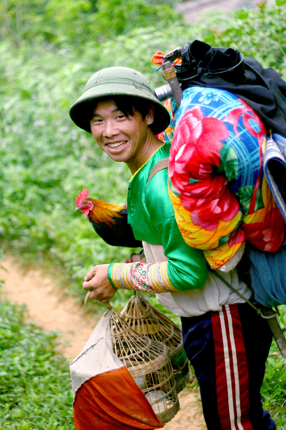 Tác phẩm ' Về bản mới' của tác giả Trần Nhân Giáp đoạt Giải Ba Ảnh đơn - Giải ảnh báo chí Khoảnh khắc vàng 02.