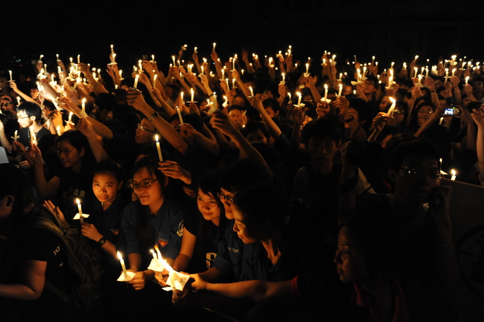 Tác phẩm 'Tắt đèn, bật tương lai' của tác giả Thanh Hà đoạt Giải Ba Ảnh đơn - Giải ảnh báo chí Khoảnh khắc vàng 02.